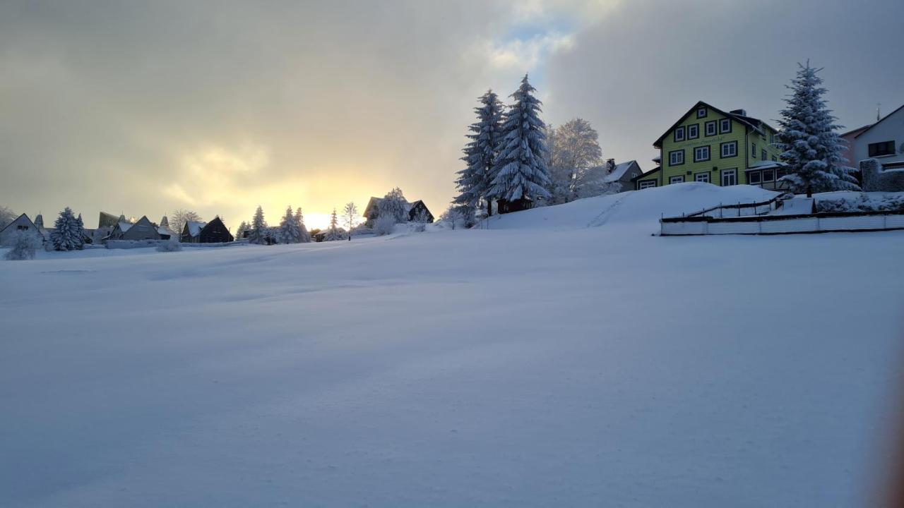 Hotel Schoene Aussicht Masserberg Esterno foto