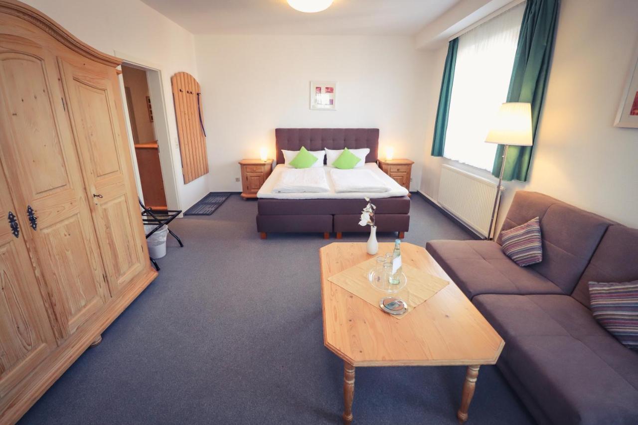 Hotel Schoene Aussicht Masserberg Esterno foto